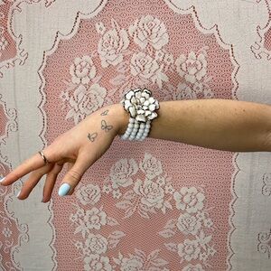 White Floral Stretch Bracelet | Statement Flower